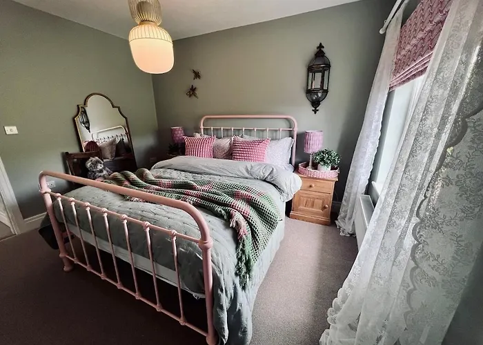 5 - Idyllic Location - Great For Groups